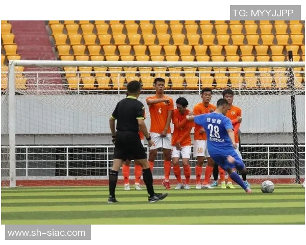 右手残疾依旧闪耀绿茵场 他用坚持与热爱书写足球传奇